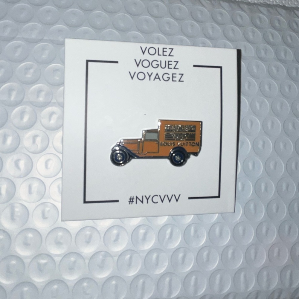 Authentic Louis Vuitton RARE Pin LIMITED SHOWCASE IN NYC (YOU HAD TO BE THERE!) - Picture 7 of 9